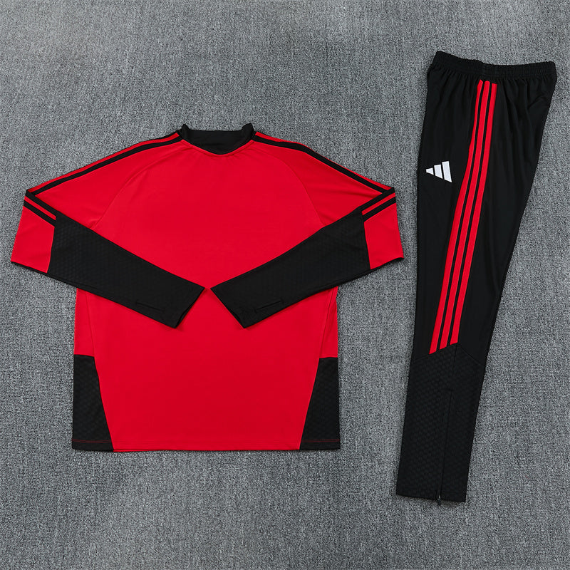 Manchester United Tracksuit 2026/27