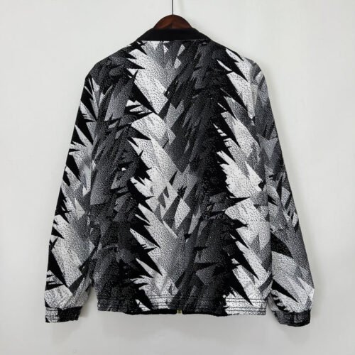 Juventus 2023 Reversible Windbreaker - Image 4