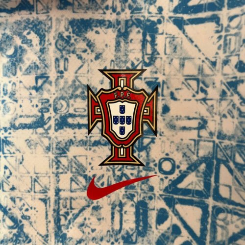 Portugal Reversible Windbreaker 2024-25 - Image 5