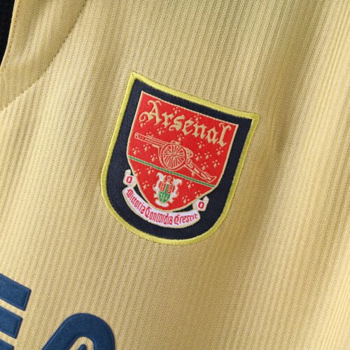 Arsenal Away 2001/02 - Image 2