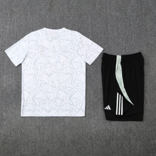Real Madrid Training Set 2025/26 - Image 2