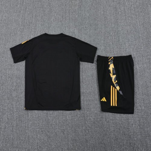 Real Madrid Training Set 2025/26 - Image 2